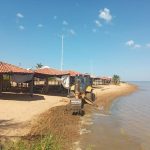 Praia das Arnos e Praia do Caju passam por limpeza mecânica para temporada de estiagem em Palmas; saiba mais