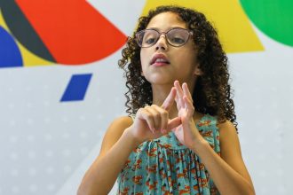 Inep publica edital do Enem 2025 em Libras e reforça prazo para atendimento especializado