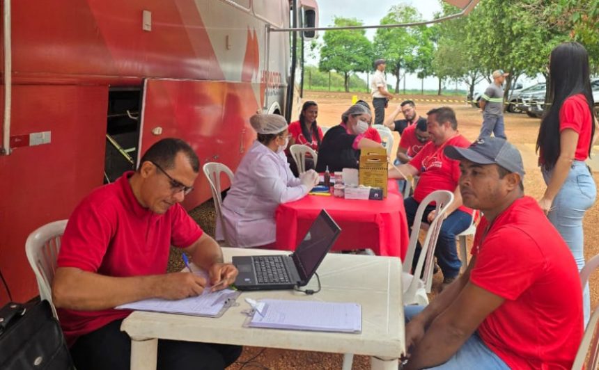 Unidade móvel da Hemorrede coleta sangue em Paraíso do Tocantins nesta terça-feira