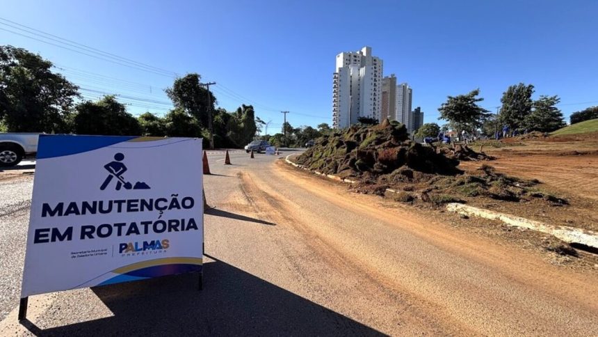 Prefeitura realiza revitalização do Relógio das Flores, ponto turístico na região central de Palmas