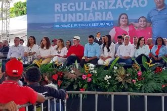 Lula visita o Tocantins pela primeira vez no mandato e anuncia assentamentos e títulos de terras em Araguatins