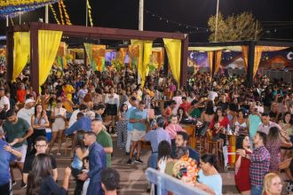 Quinta noite do Arraiá da Capital tem quadrilhas, comidas típicas e elogios do público à valorização da cultura popular