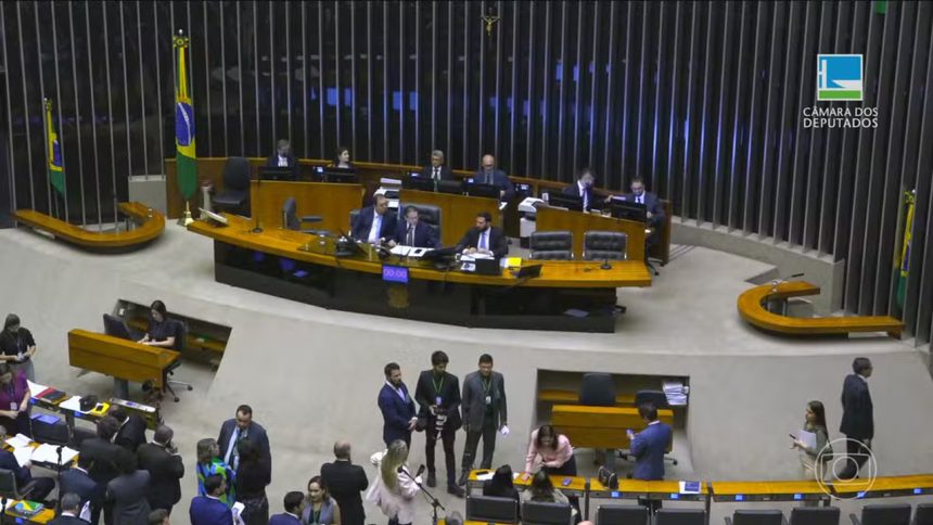 Brasil corre o risco de 'apagão', caso governo e Congresso não aprovem ajustes de despesas; entenda