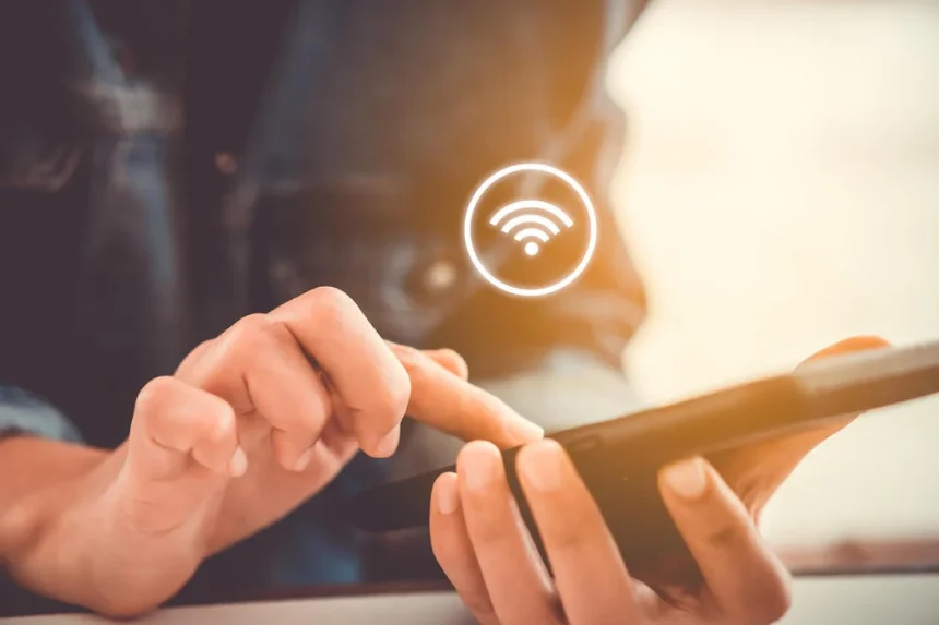 Celulares de várias marcas passam a se conectar à rede de satélites Starlink gratuitamente a partir de 31 de julho; veja se o seu está na lista