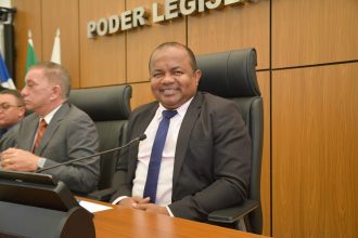 Vereador Joatan de Jesus prestigia posse de Petion Corado como novo vereador de Palmas