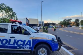 Vítima tenta fugir após ser baleada dentro de casa, mas morre em via pública de Araguaína