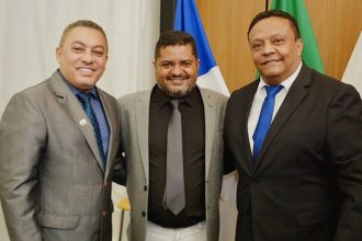 Vereador Balaio participa de sessão que oficializou Petion Corado como novo vereador de Palmas
