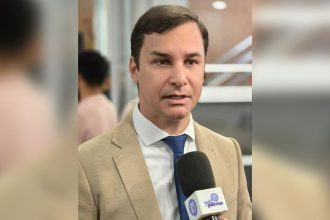 SEM CRISE! De volta à vice-prefeitura, Carlos Velozo minimiza mudanças e elogia retomada de Eduardo; veja