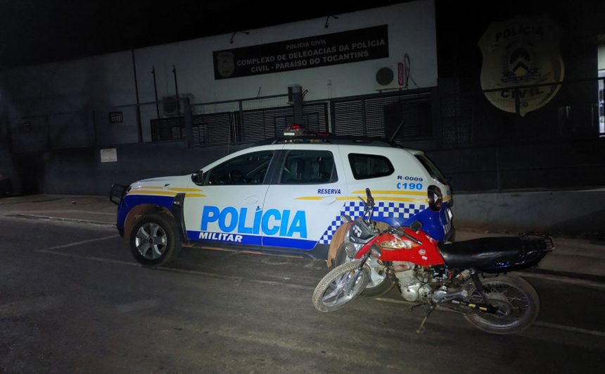 Polícia apreende adolescente de 16 anos suspeito de vender drogas e usar moto furtada em posto de combustíveis de Pugmil