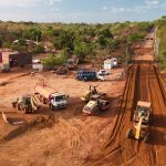 Obras da ligação entre NS-15 e bairros da região norte de Palmas avançam com nova etapa de pavimentação e prometem melhorar mobilidade urbana