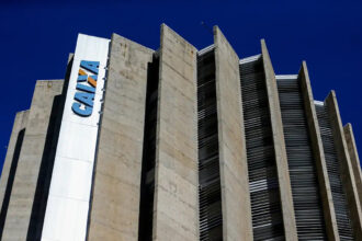 Caixa abre concurso com 184 vagas e salários de até R$ 16,4 mil; veja como garantir sua inscrição até dezembro