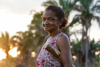 Mulheres do babaçu ganham protagonismo em mostra lançada no Dia Estadual das Quebradeiras