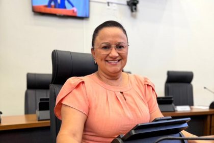 Vereadora propõe mudanças no trânsito da 603 Norte para aumentar segurança em frente à Escola Cora Coralina