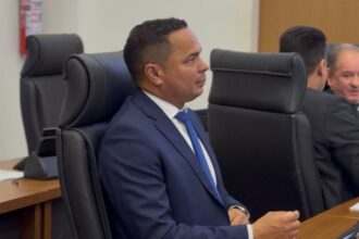 Vereador Josmundo destaca avanço das obras de recapeamento na Baixada do Aureny III