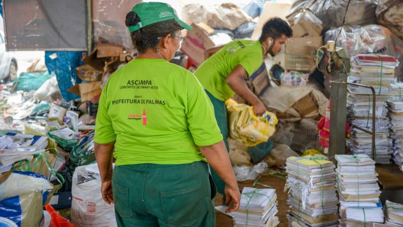 Prefeitura de Palmas cria Bolsa Catador e vai pagar R$ 1 mil por mês para até 70 trabalhadores da reciclagem em situação de vulnerabilidade.