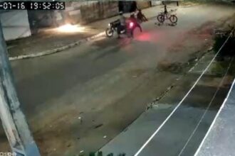 VÍDEO mostra momento em que adolescente de 17 anos é morto a tiros no setor Maria Rosa, em Palmas 23 VÍDEO mostra momento em que adolescente de 17 anos é morto a tiros no setor Maria Rosa, em Palmas