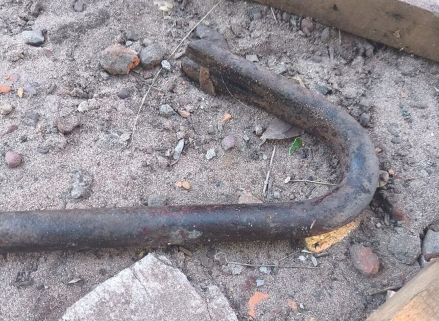 Garoto de 13 anos é apreendido após atacar padrasto com pé de cabra enquanto ele dormia e deixá-lo em estado grave em Araguaína 1 Garoto de 13 anos é apreendido após atacar padrasto com pé de cabra enquanto ele dormia e deixá-lo em estado grave em Araguaína