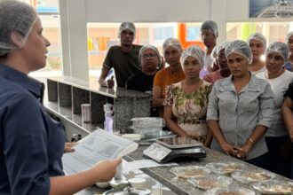 Cozinheiros da rede municipal passam por treinamento para elevar qualidade das refeições servidas nas escolas