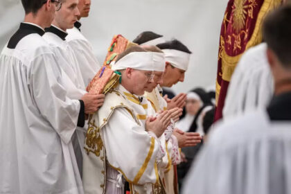 Vaticano declara Fraternidade São Pio X em cisma, excomunga bispos e considera inválidos os sacramentos celebrados pelo grupo