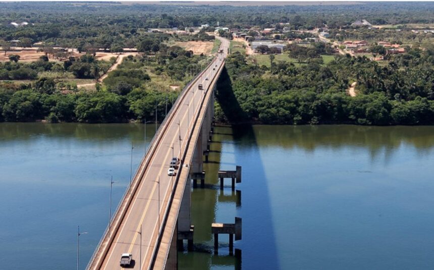 Ponte de R$ 92 milhões sobre o Rio Tocantins será reconstruída menos de 20 anos após a inauguração; estrutura segue interditada 1 Ponte de R$ 92 milhões sobre o Rio Tocantins será reconstruída menos de 20 anos após a inauguração; estrutura segue interditada