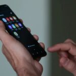 Brasil supera pela primeira vez a marca de 90% da população conectada à internet; uso cresce entre idosos e celular segue como principal meio de acesso