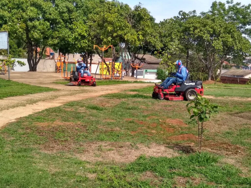 Distrito de Taquaruçu e Jardim Aureny III recebem serviços de roço com máquinas giro zero