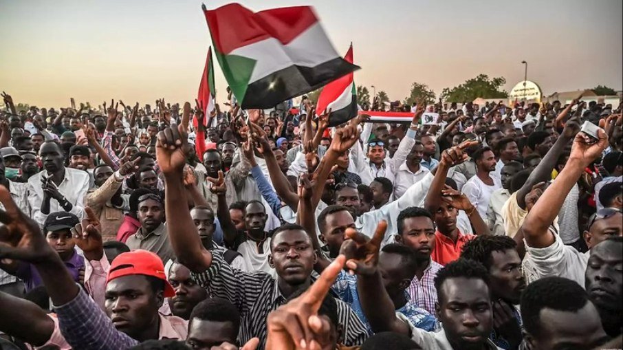 Pelo menos 3 pessoas morreram e 80 ficaram feridas durante protestos no Sudão