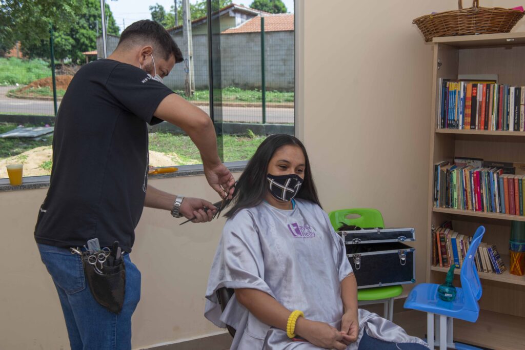 Cras Karajá ll recebe mulheres para ação educativa sobre o Outubro Rosa