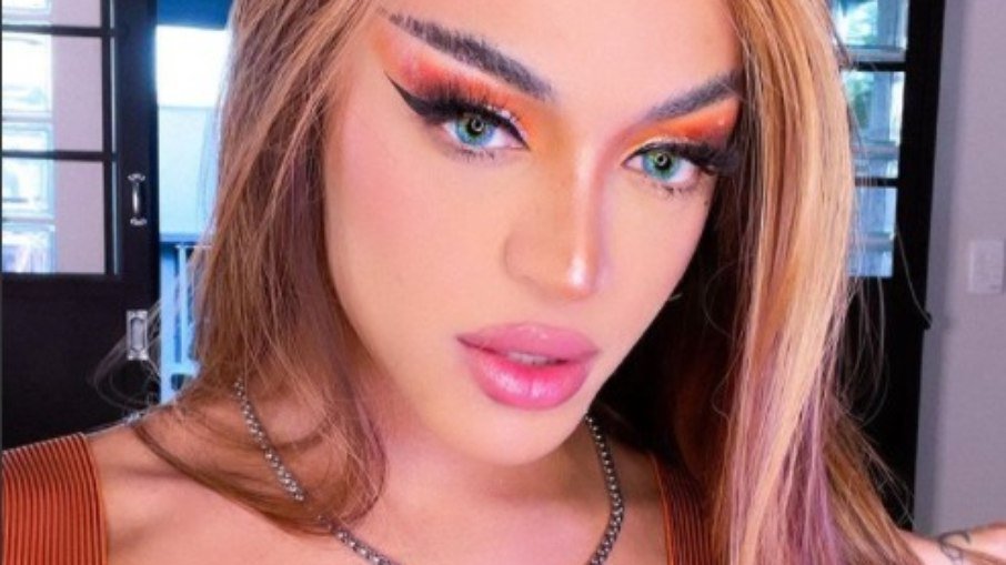 Pabllo Vittar exibe bumbum na web e enlouquece os fãs