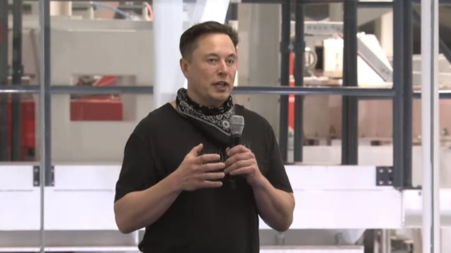 Elon Musk critica 'imposto dos milionários': 