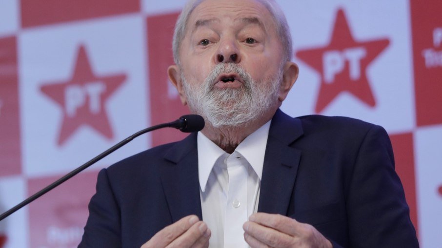 Governo responsável 'não precisa de teto de gastos', alfineta Lula