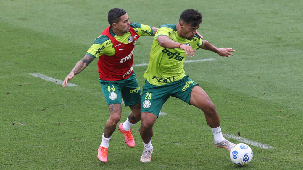 Menino treina com o grupo, e Verdão segue preparação para enfrentar o Grêmio