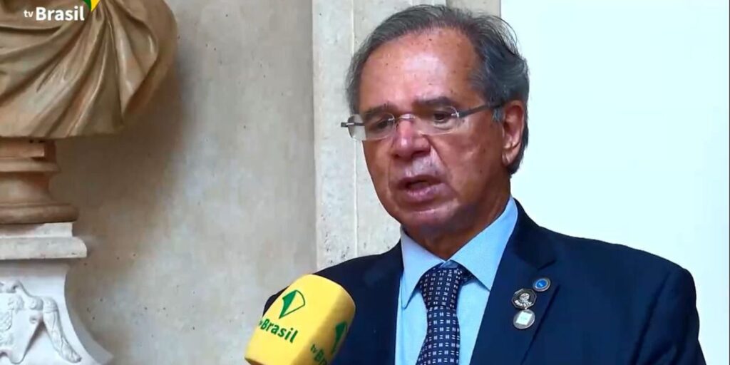 Trabalhamos com plano A para Auxílio Brasil, diz Guedes