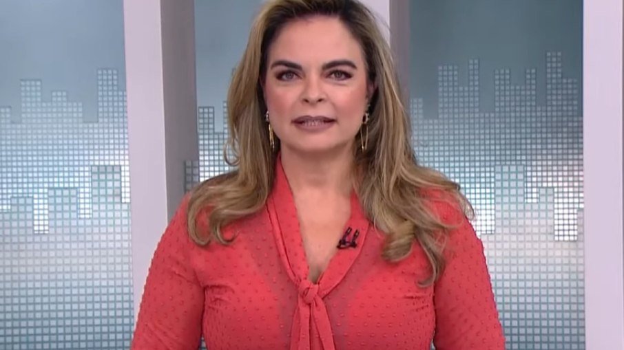 Apresentadora do Aqui Agora volta à TV após 16 anos para defender Bolsonaro