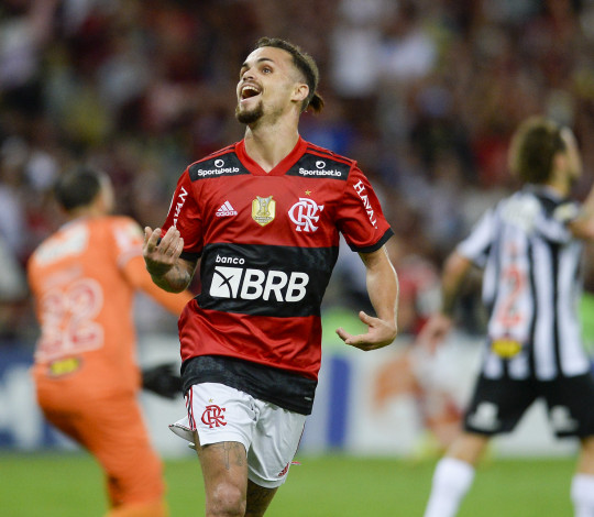 Com gol de Michael, Mengão vence o Atlético-MG por 1 a 0 no Maraca e diminui diferença para o líder