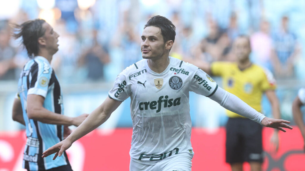 Palmeiras bate o Grêmio fora de casa