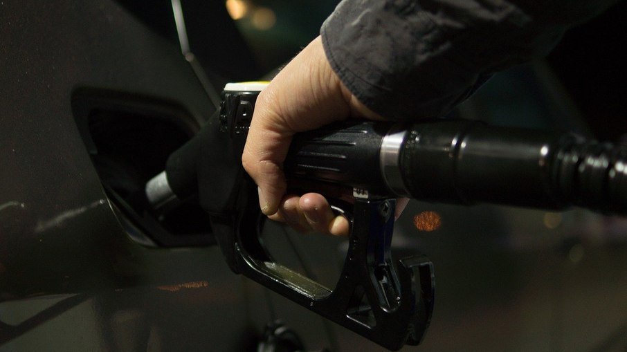 Gasolina chega a custar R$ 9,66 em Noronha; preço médio no país é de R$ 6,56
