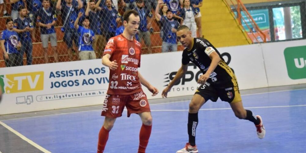 Futsal: Joaçaba-SC e Cascavel-PR lutam por vaga na semifinal da LNF