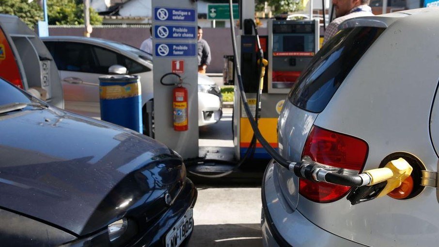 Governo prepara MP para estabilizar preço do diesel e do gás de cozinha; entenda